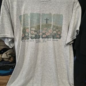 He Is Risen Floral Cross Short Sleeve Tee - Light Gray